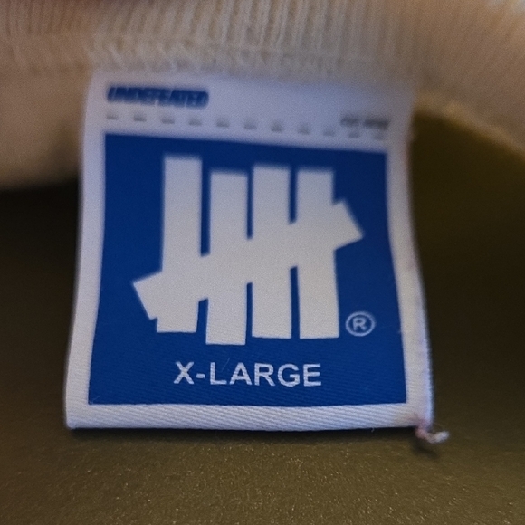 Classic Undftd Off White Men's T-Shirt - Picture 2 of 6